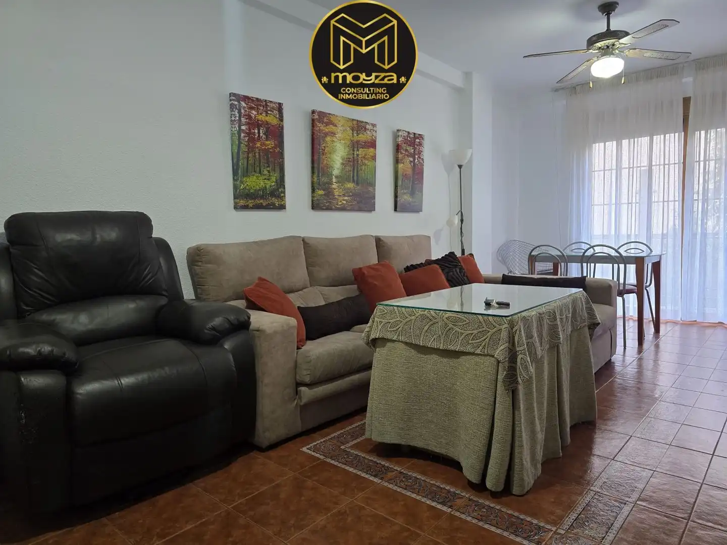 Wohnzimmer von Wohnung zur Miete in Jaén mit Klimaanlage, Heizung und Balkon