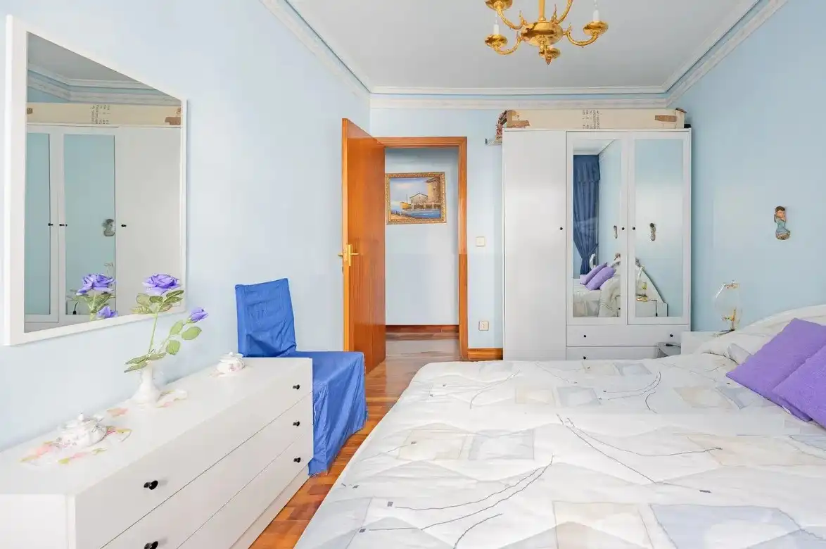 Bedroom of Flat for sale in Bilbao   with Heating and Balcony