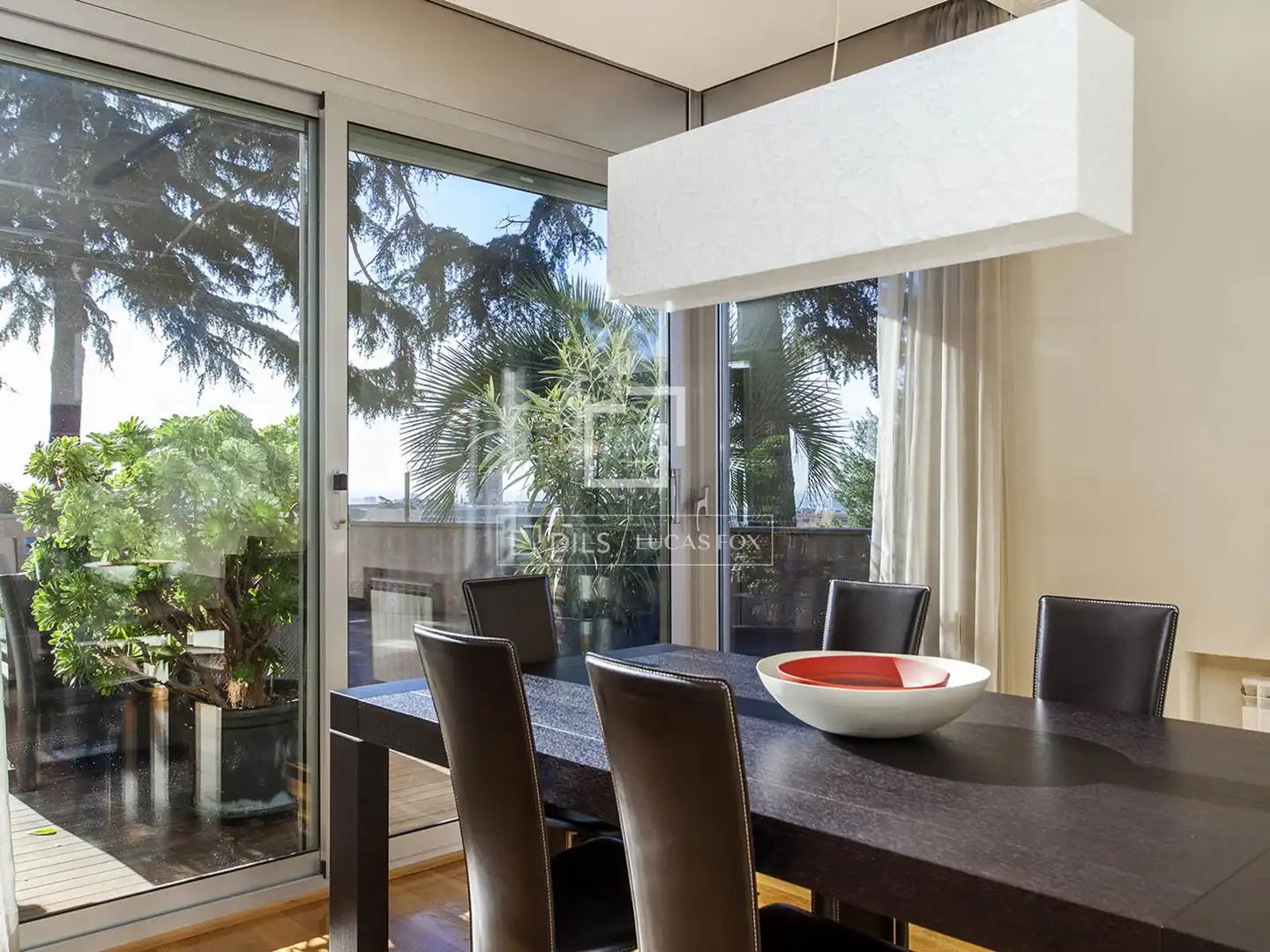 Comedor de Casa o chalet de alquiler en Barcelona con Aire acondicionado, Calefacción y Jardín privado