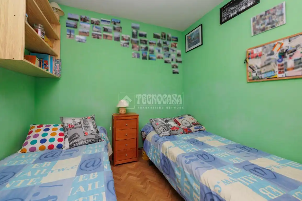 Bedroom of Flat for sale in Madrid  with Air Conditioner and Heating