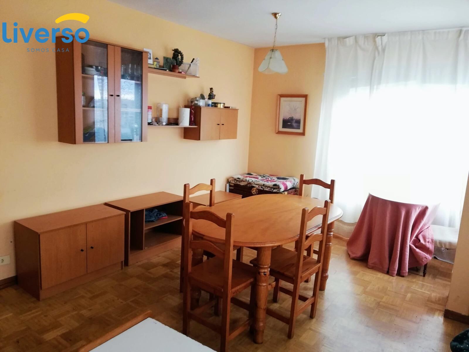 Flat to share in Avenida CANTABRIA, Reyes Católicos