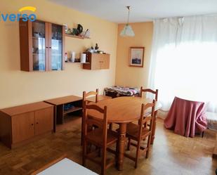 Flat to share in Avenida CANTABRIA, Reyes Católicos