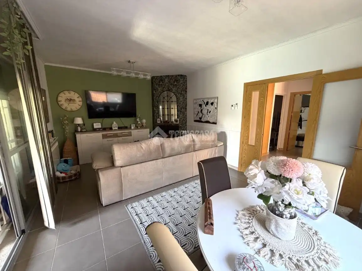 Wohnzimmer von Wohnung zum Verkauf in Villalbilla mit Privatgarten und Schwimmbad