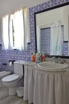 Bany de Casa o xalet de lloguer en Sotogrande amb Aire condicionat, Calefacció i Jardí privat