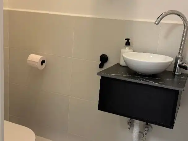 Bathroom of Office for rent in Fuenlabrada  with Air Conditioner, Heating and Furnished