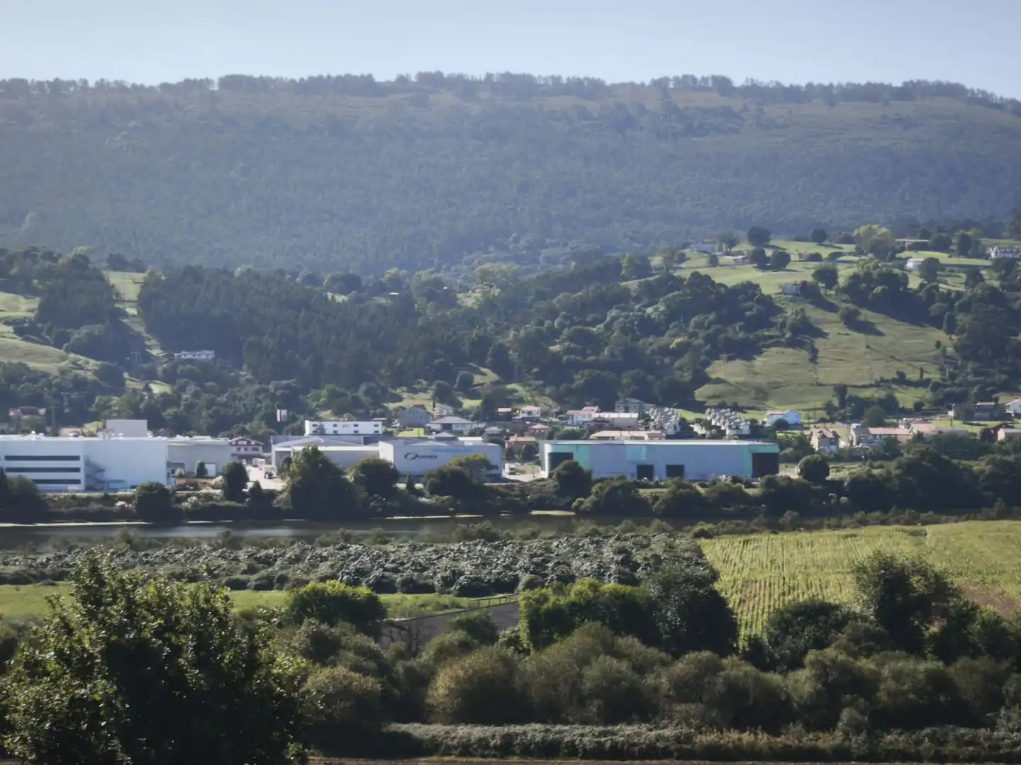Vista exterior de Residencial en venda en Marina de Cudeyo, Cantabria