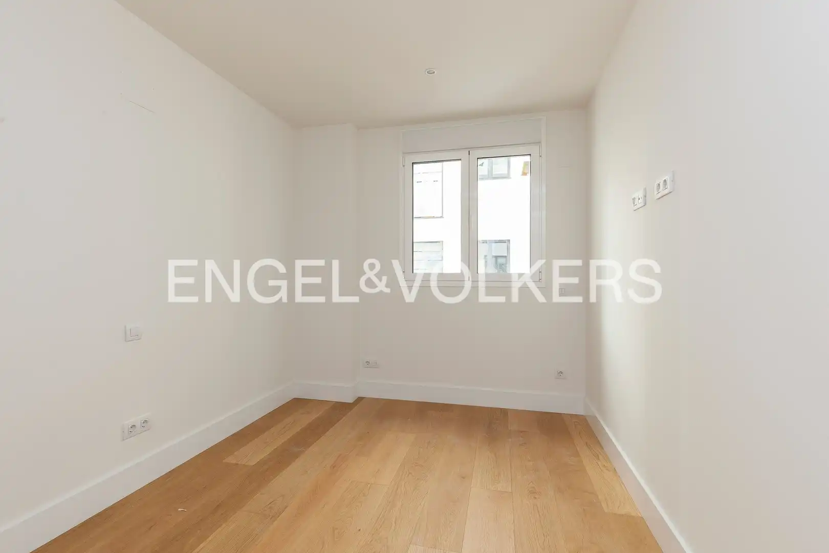 Habitación de Piso de alquiler en Madrid con Aire acondicionado, Calefacción y Jardín privado