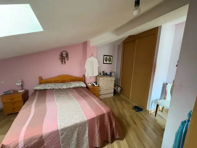 Habitación de Ático en venta en Guadalajara con Calefacción, Parquet y Terraza