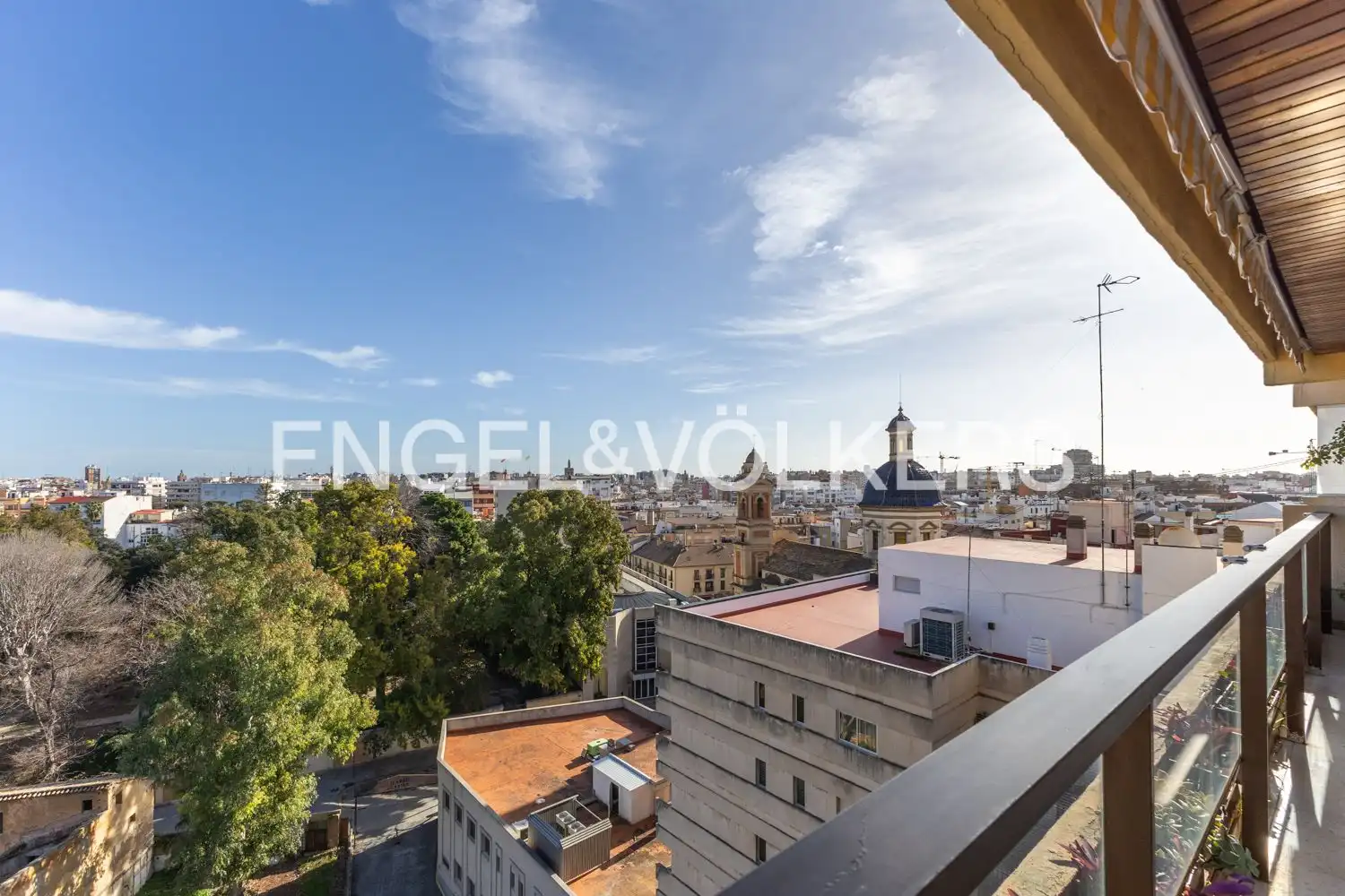 Exterior view of Flat for rent in Valencia  with Air Conditioner, Heating and Parquet flooring