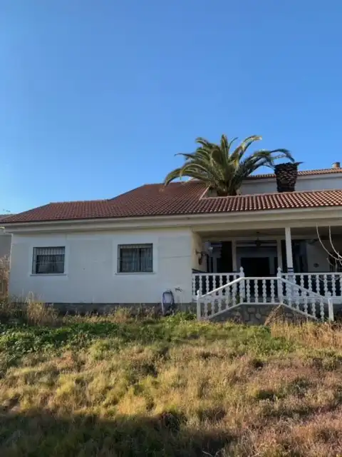Vista exterior de Casa o chalet en venta en La Adrada  con Calefacción, Jardín privado y Trastero