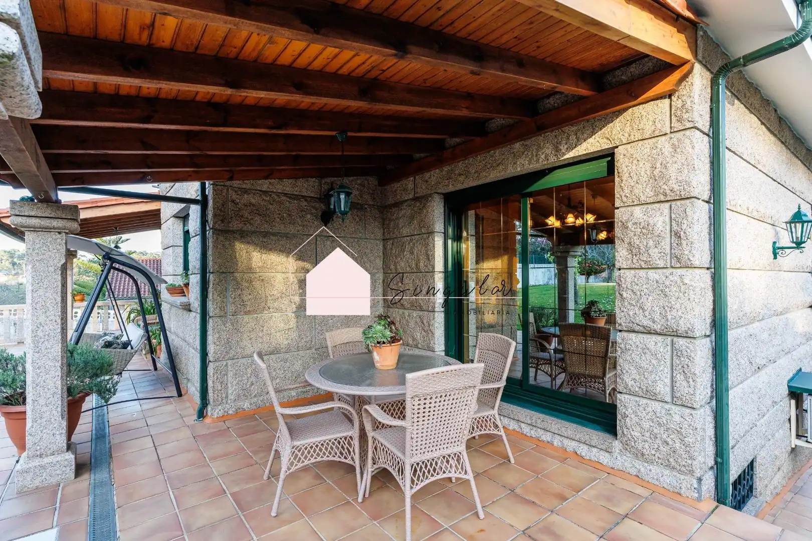 Terrasse von Haus oder Chalet zum Verkauf in Tui mit Heizung, Abstellraum und Schwimmbad