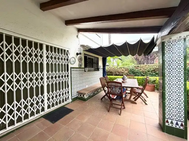 Terrasse von Einfamilien-Reihenhaus zum Verkauf in Vilassar de Dalt mit Klimaanlage, Heizung und Privatgarten
