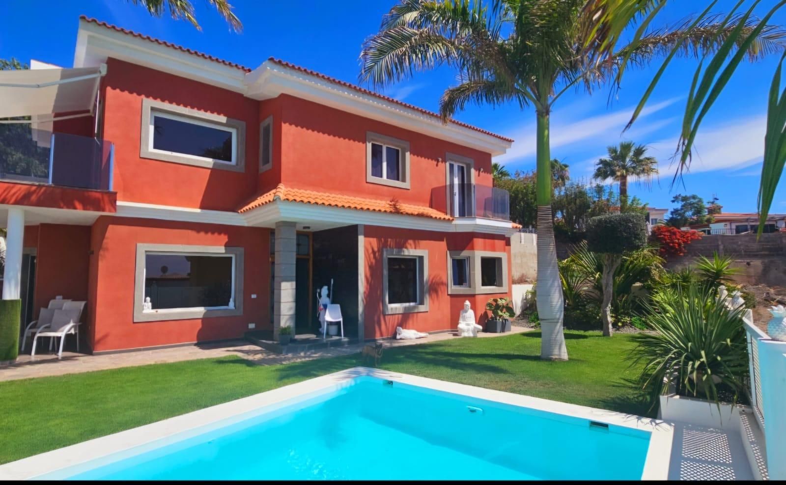 Vista exterior de Casa o chalet en venta en San Bartolomé de Tirajana con Aire acondicionado, Jardín privado y Terraza