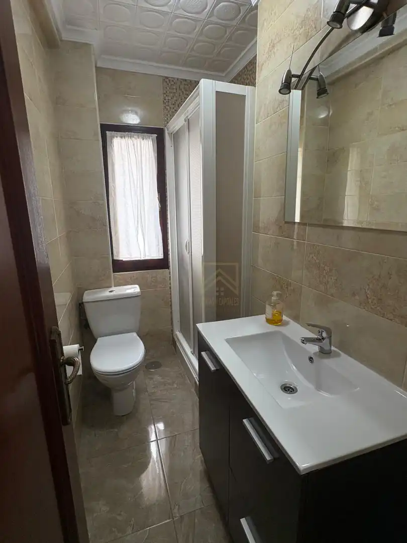 Bathroom of Flat for rent in Santander  with Heating