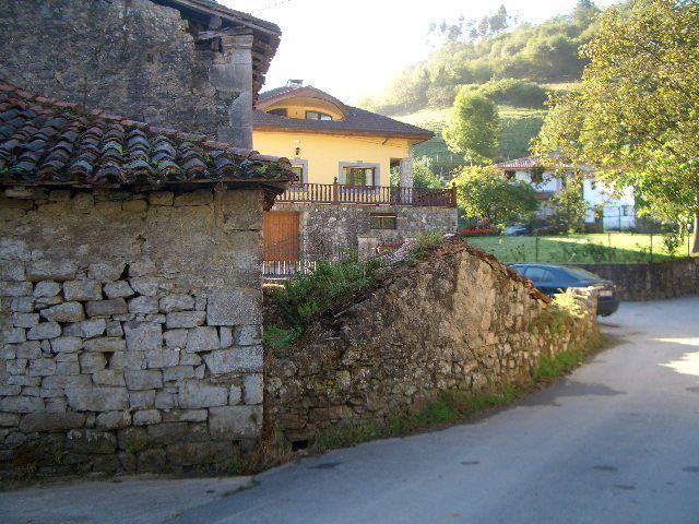 Vista exterior de Finca rústica en venda en Llanes amb Jardí privat