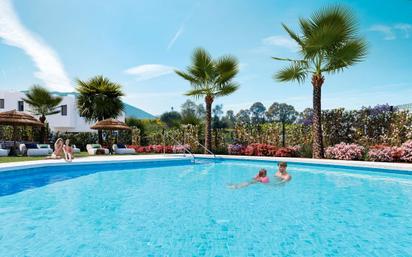 Piscina de Casa adosada en venda en Alhaurín de la Torre amb Aire condicionat i Terrassa