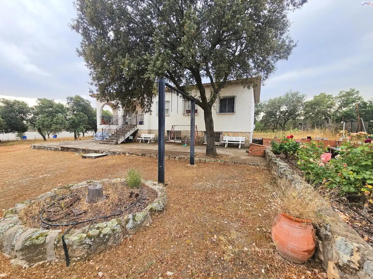 Casa o chalet en venta en Villa del Prado con Calefacción, Terraza y Trastero