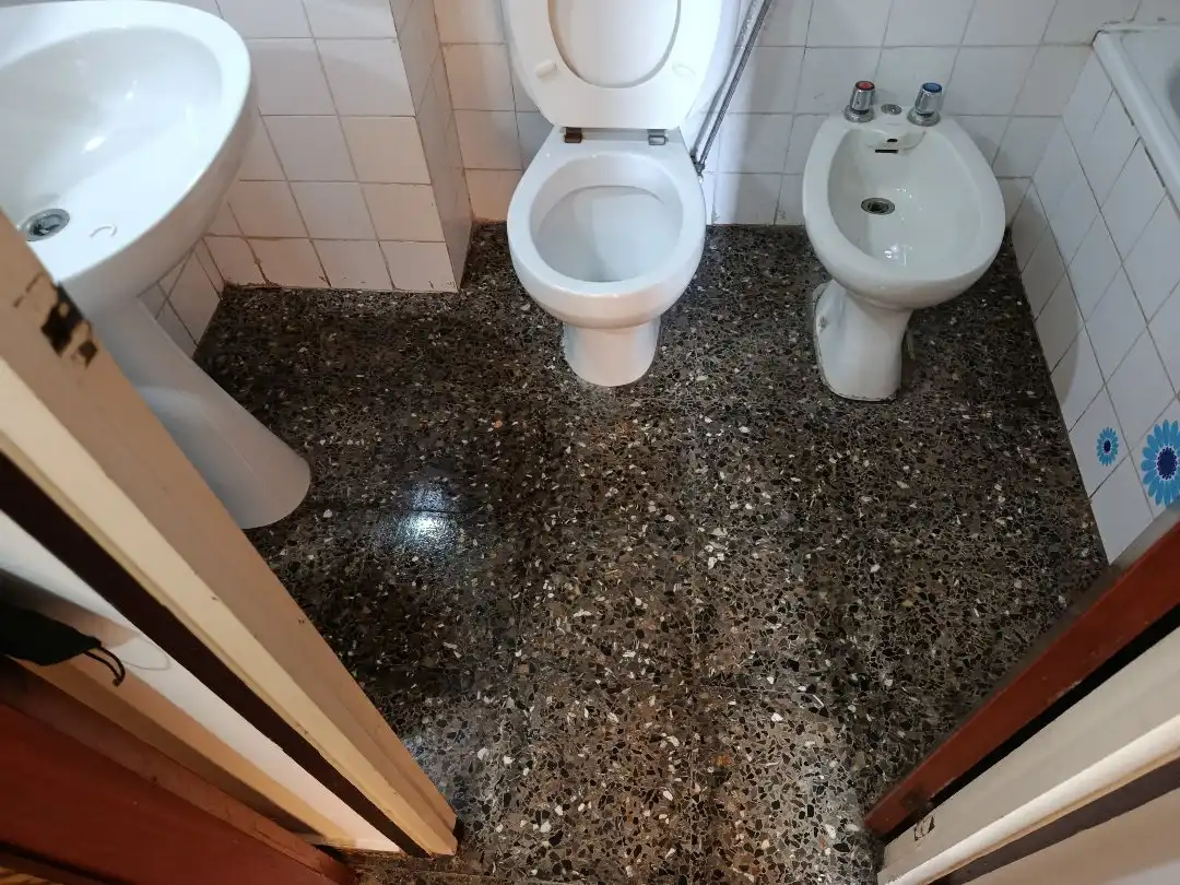 Bathroom of Flat for sale in Granollers