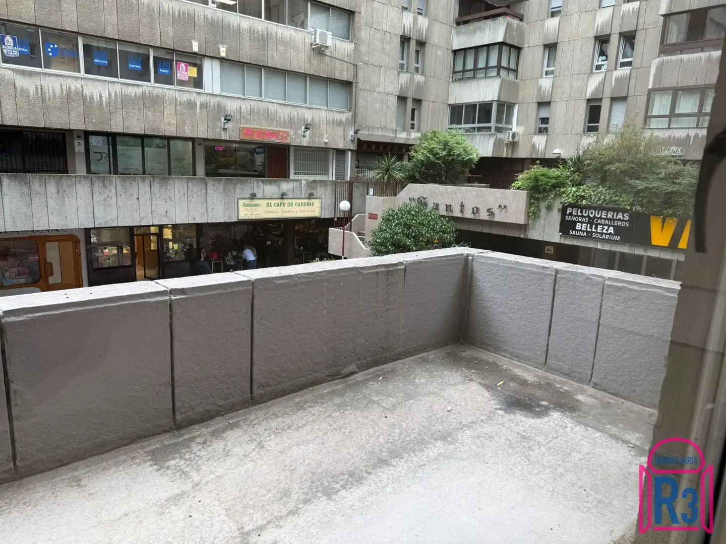 Terraza de Oficina de alquiler en León Capital  con Calefacción, Terraza y Amueblado