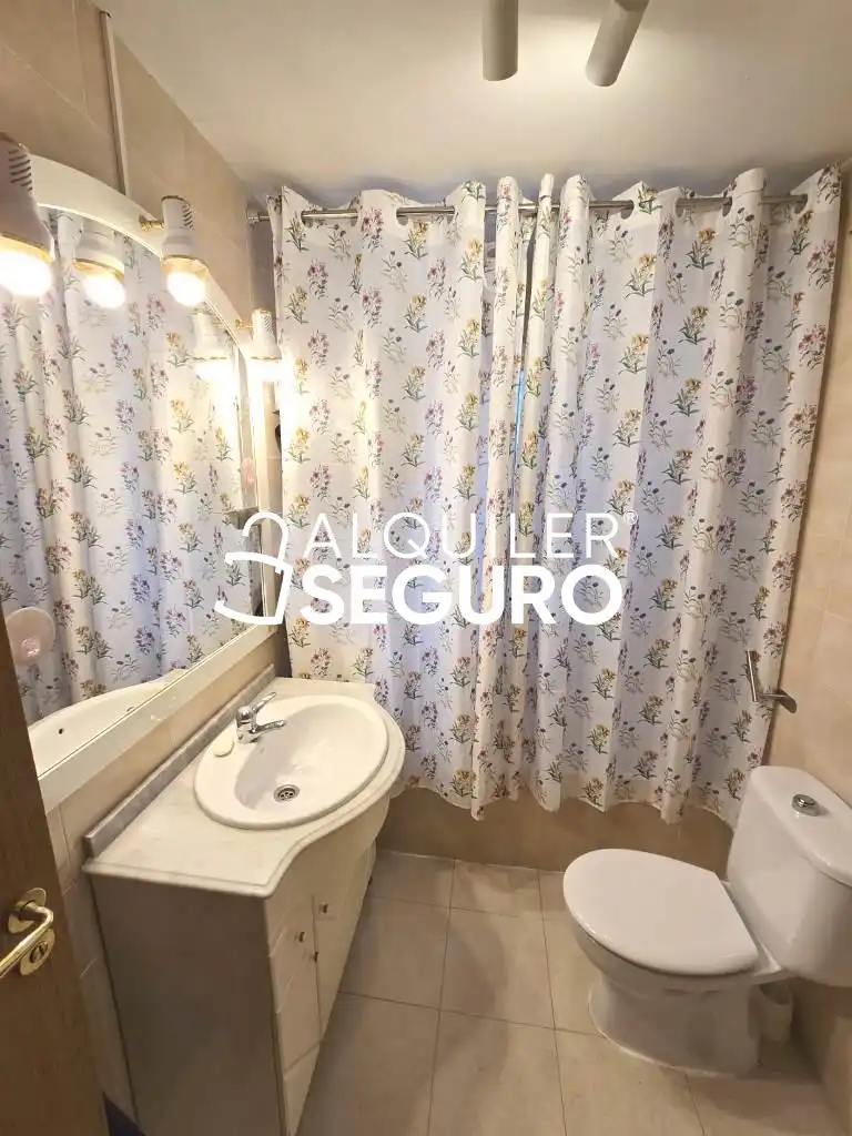 Bathroom of Houses for rent in Camarma de Esteruelas  with Air Conditioner, Heating and Terrace
