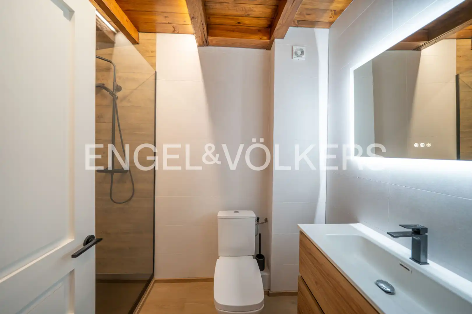 Pis de 3 habitacions en venda a Canillo · 55 de 60