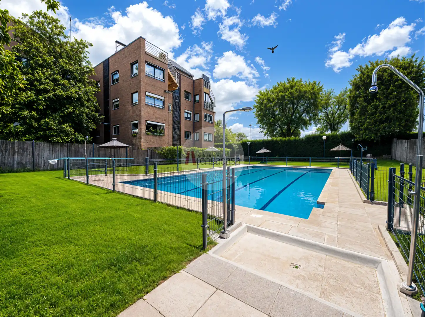 Swimming pool of Attic for rent in Pozuelo de Alarcón  with Air Conditioner, Heating and Parquet flooring