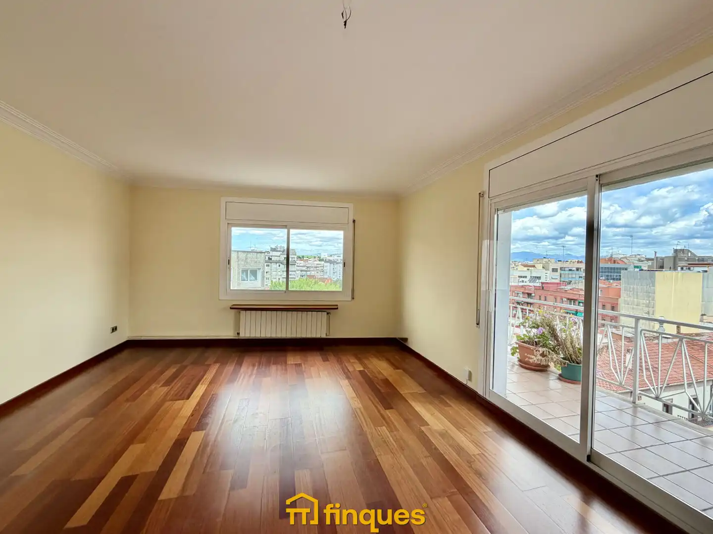 Sala de estar de Piso en venta en Mollet del Vallès con Aire acondicionado, Calefacción y Parquet