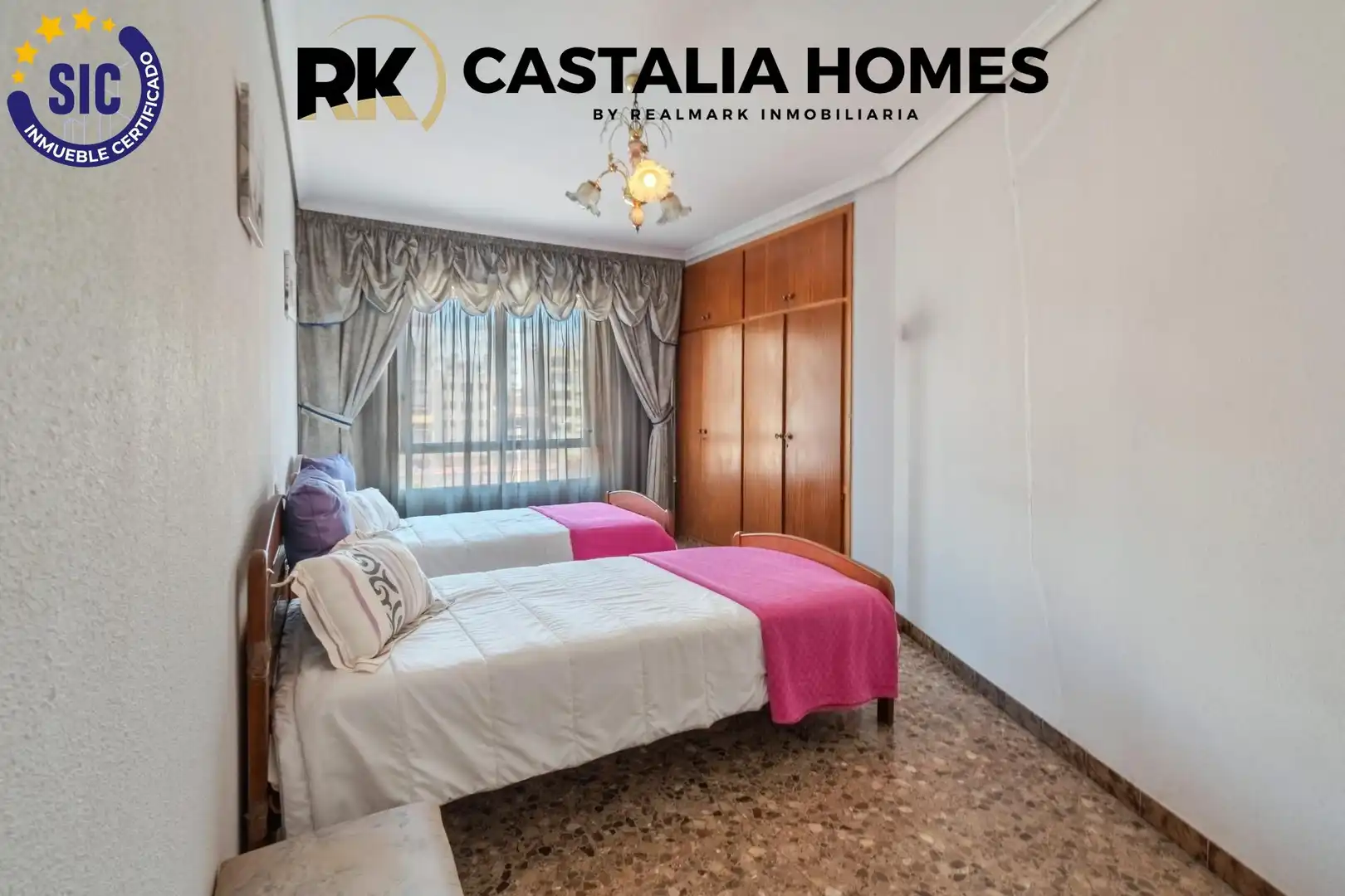 Habitación de Piso en venta en Castellón de la Plana / Castelló de la Plana con Amueblado y Balcón