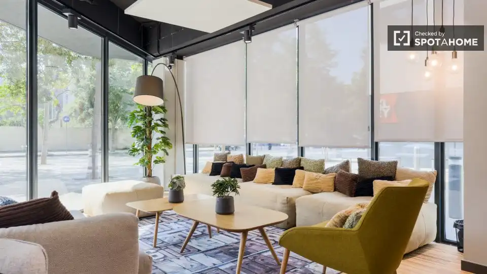Sala de estar de Casa o chalet para compartir en Barcelona con Aire acondicionado, Terraza y Amueblado