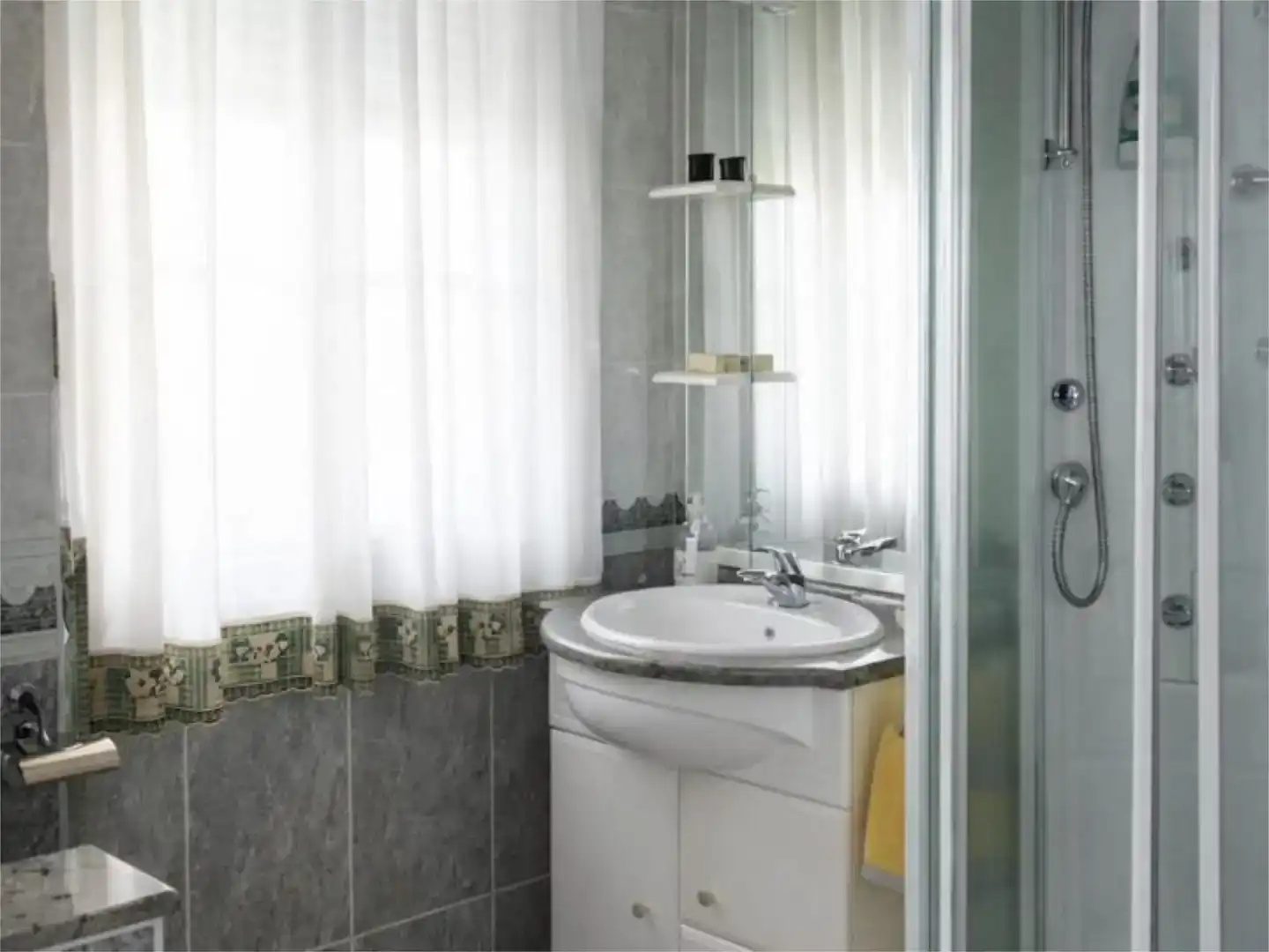 Bathroom of Flat for sale in Boqueixón  with Private garden, Storage room and Furnished