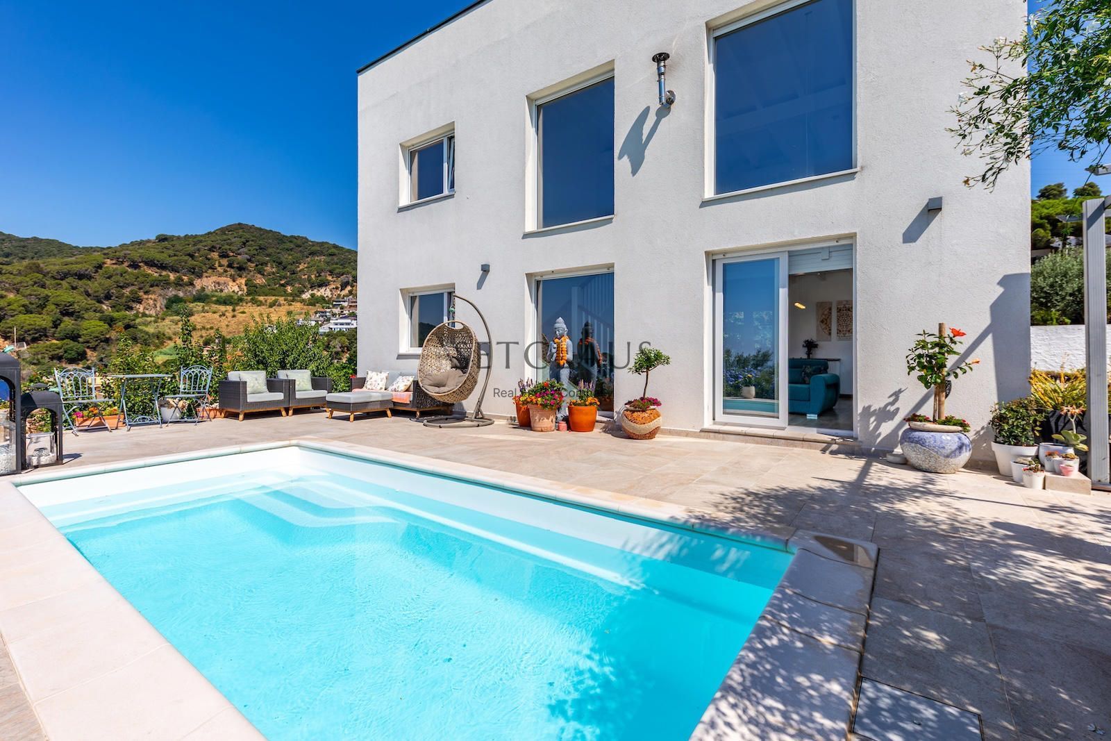 Vista exterior de Casa o xalet en venda en Alella amb Aire condicionat, Calefacció i Jardí privat