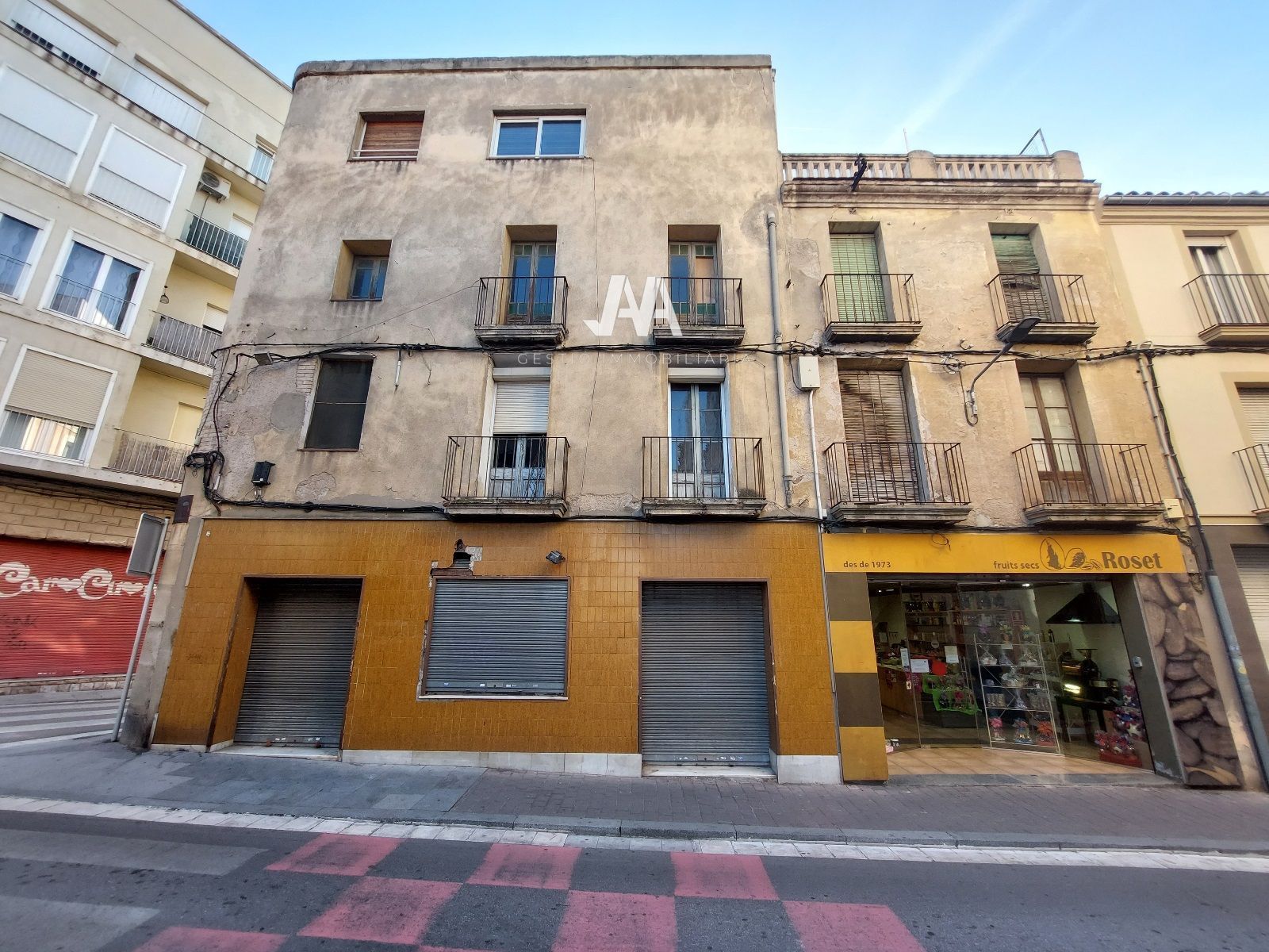 Building for sale in Centre