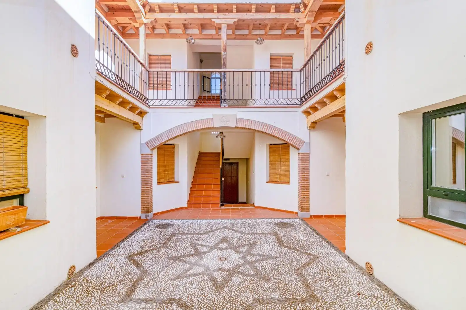 Wohnung zum Verkauf in Atarfe mit Heizung, Privatgarten und Terrasse