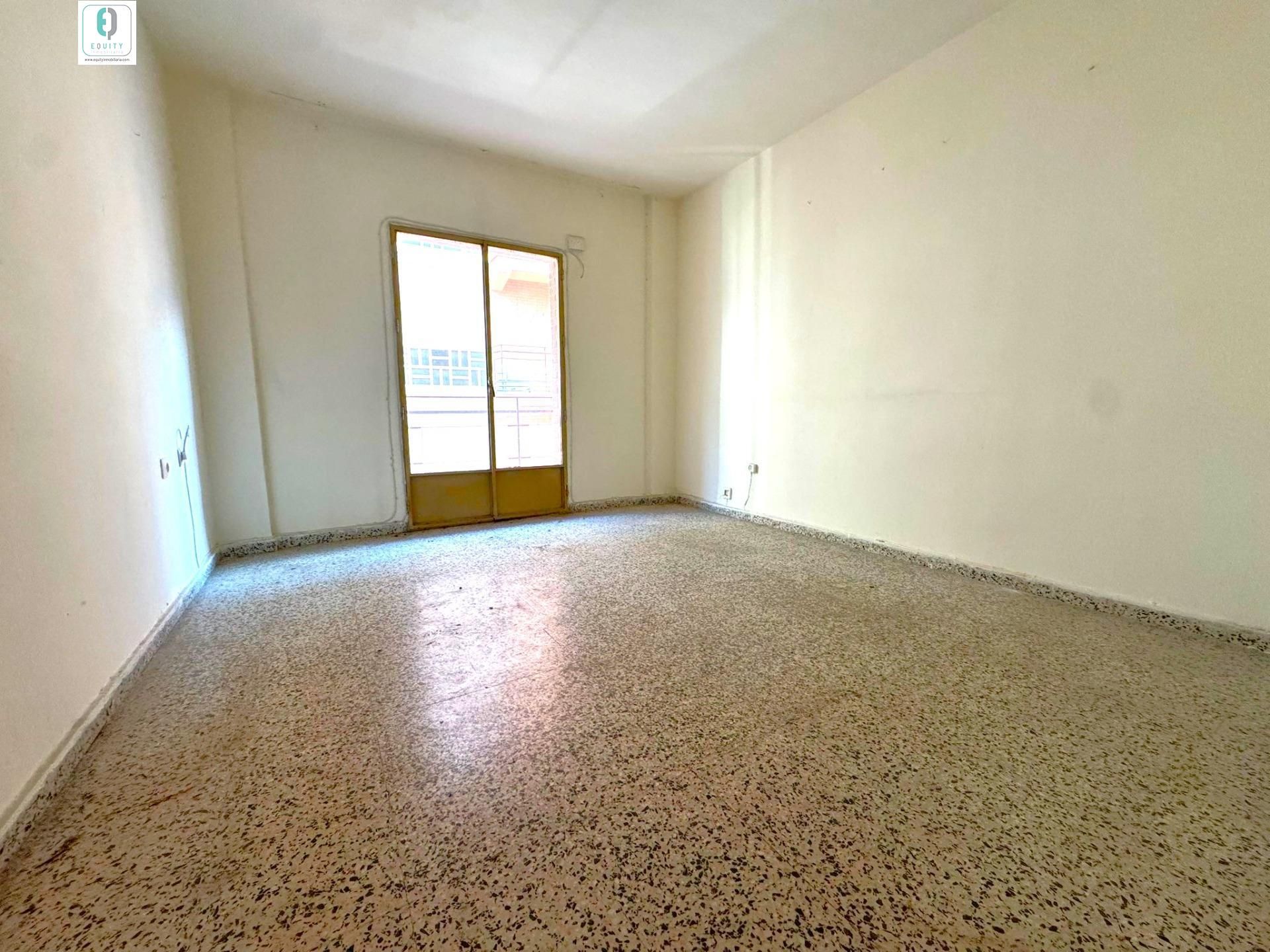 Piso en venta en Calle DOCTOR ENRIQUE HERNANDEZ, Plaza de Toros, Beiro