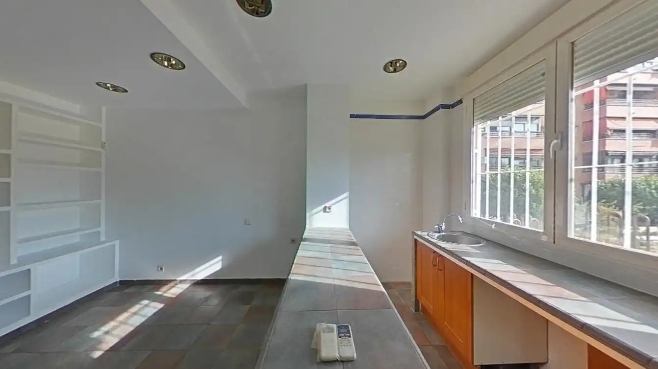 Cuina de Apartament en venda en Madrid amb Aire condicionat