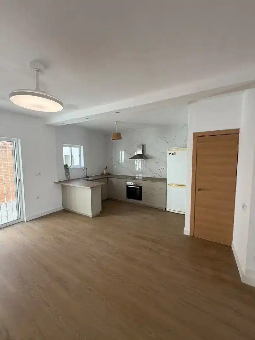 Cuina de Casa adosada en venda en Cartagena amb Aire condicionat, Jardí privat i Parquet