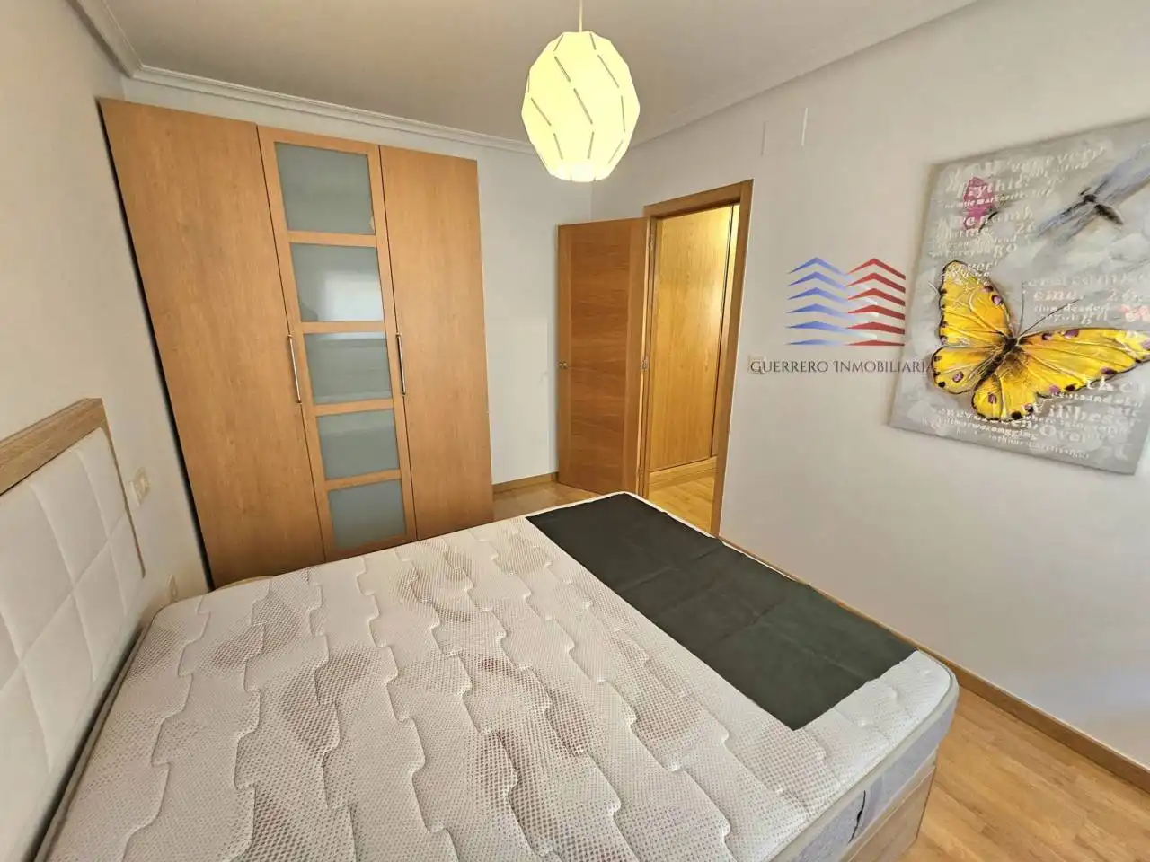Habitación de Estudio de alquiler en Ourense Capital  con Calefacción, Parquet y Trastero