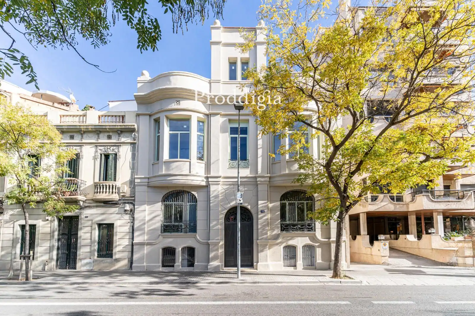Vista exterior de Dúplex en venda en Barcelona amb Aire condicionat, Calefacció i Terrassa