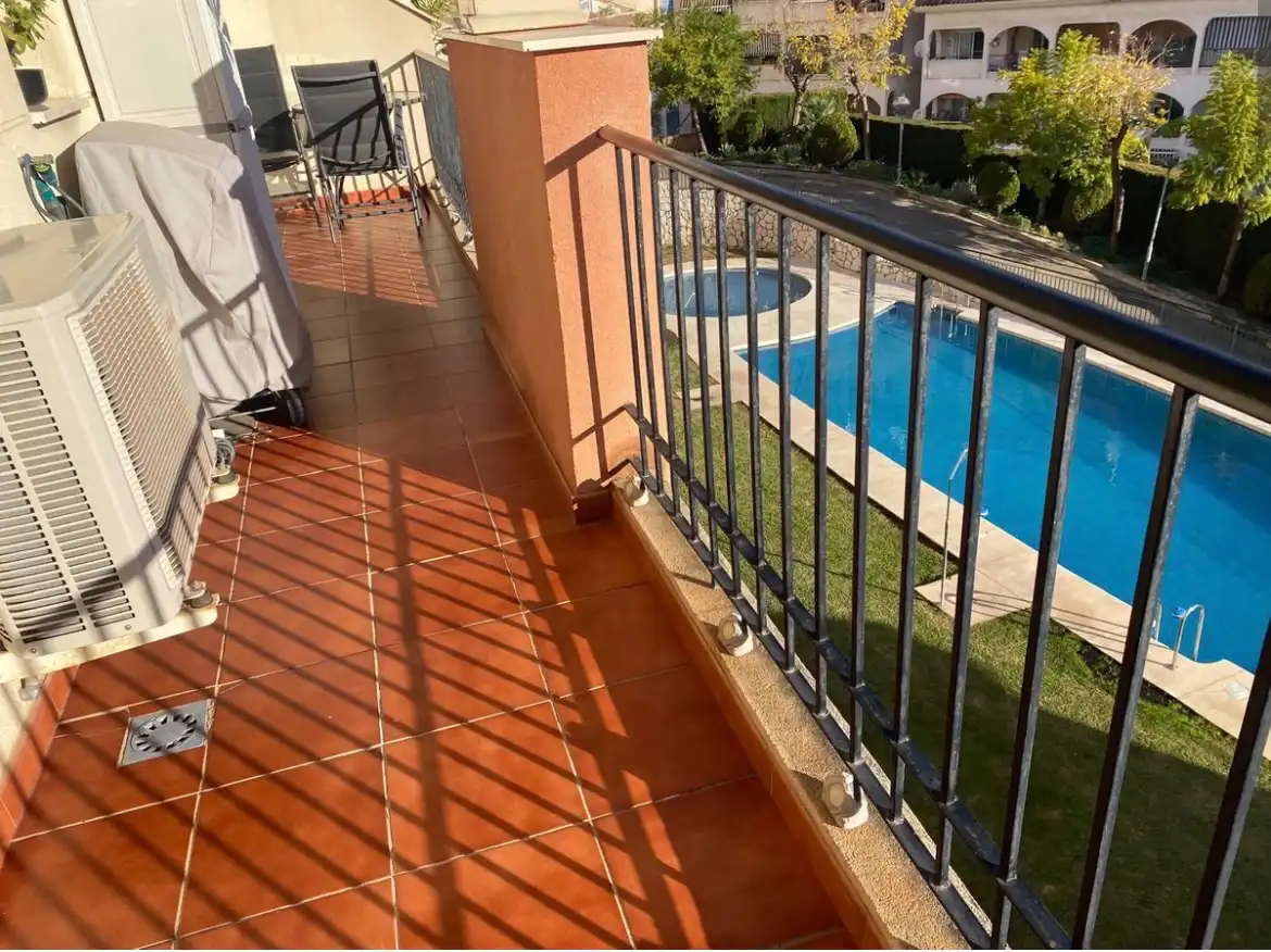Piso con piscina en venta en Arroyo de la Miel, imagen 2