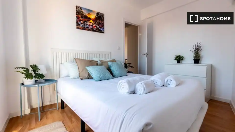 Bedroom of Flat for rent in Madrid  with Air Conditioner, Heating and Furnished
