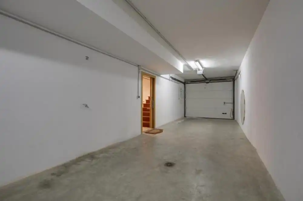 Einfamilien-Reihenhaus zur Miete in Benahavís mit Klimaanlage, Privatgarten und Terrasse