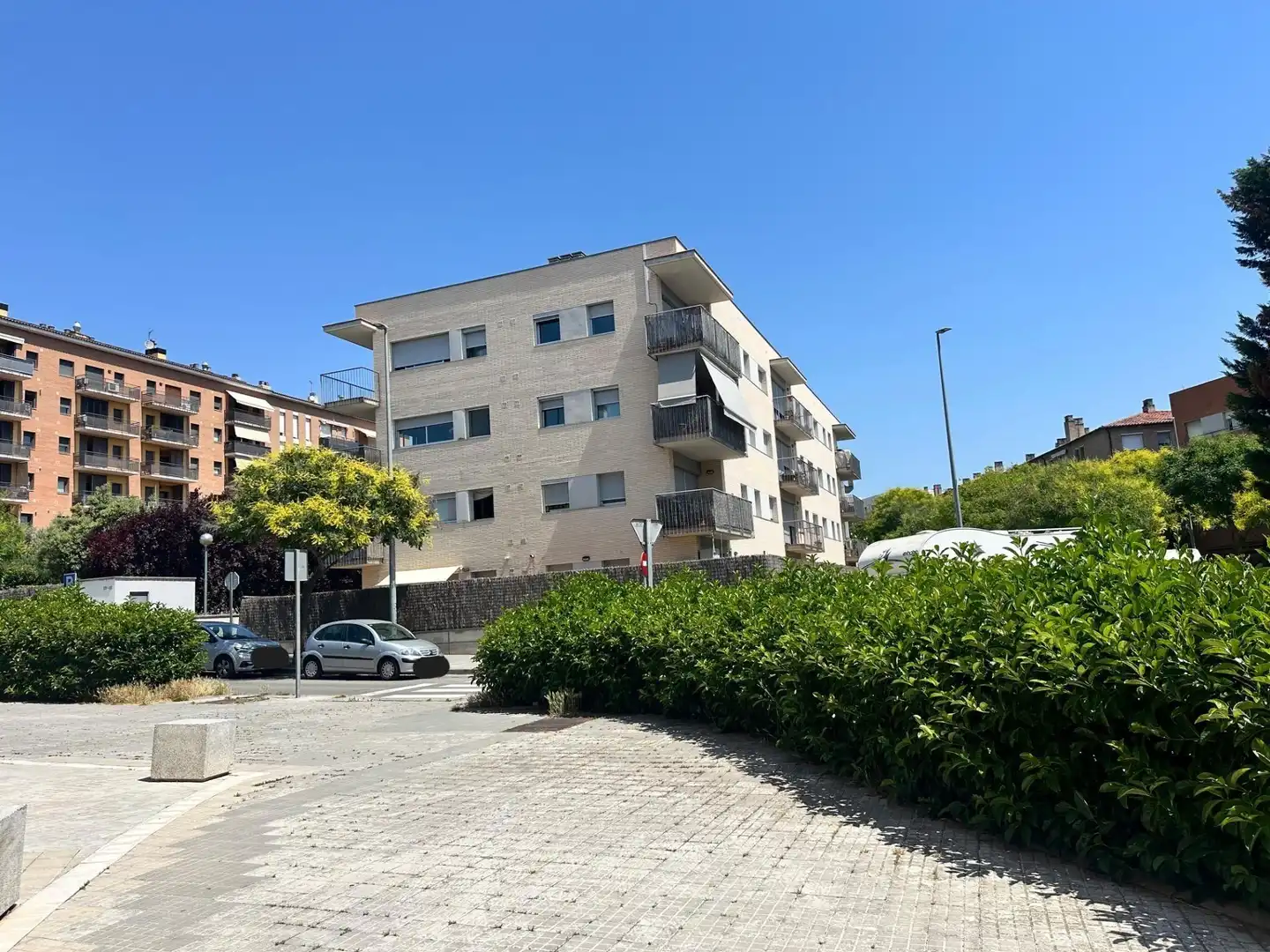 Außenansicht von Garage zum Verkauf in Manresa