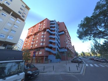 Flat for sale in Plaza dels Plantans