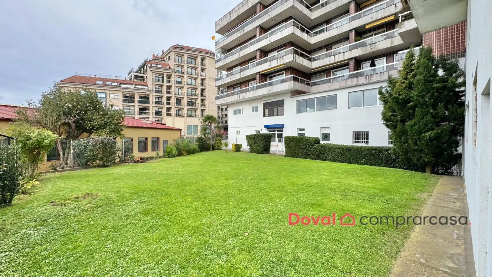 Local comercial en venda a Avenida HISPANIDADE 88
