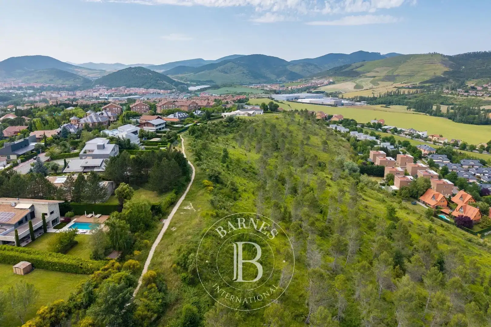Casa o chalet en venta en  Pamplona / Iruña con Aire acondicionado, Calefacción y Jardín privado