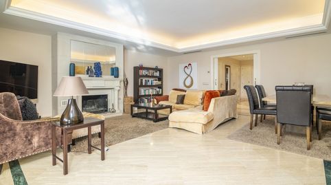 Foto 4 de Apartamento en venta en Las Lomas de Río Verde, Marbella