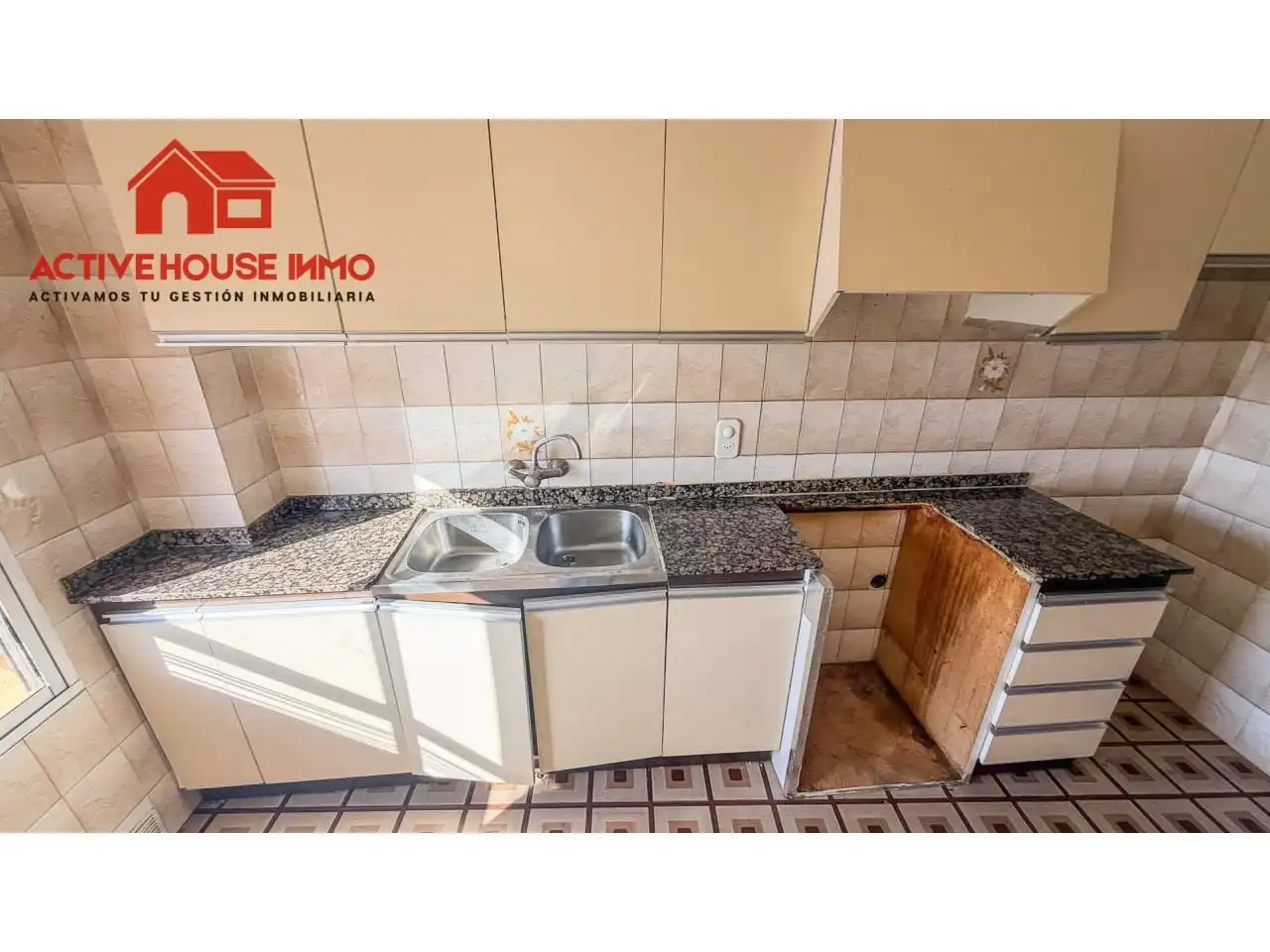 Küche von Wohnung zum Verkauf in Santa Bàrbara