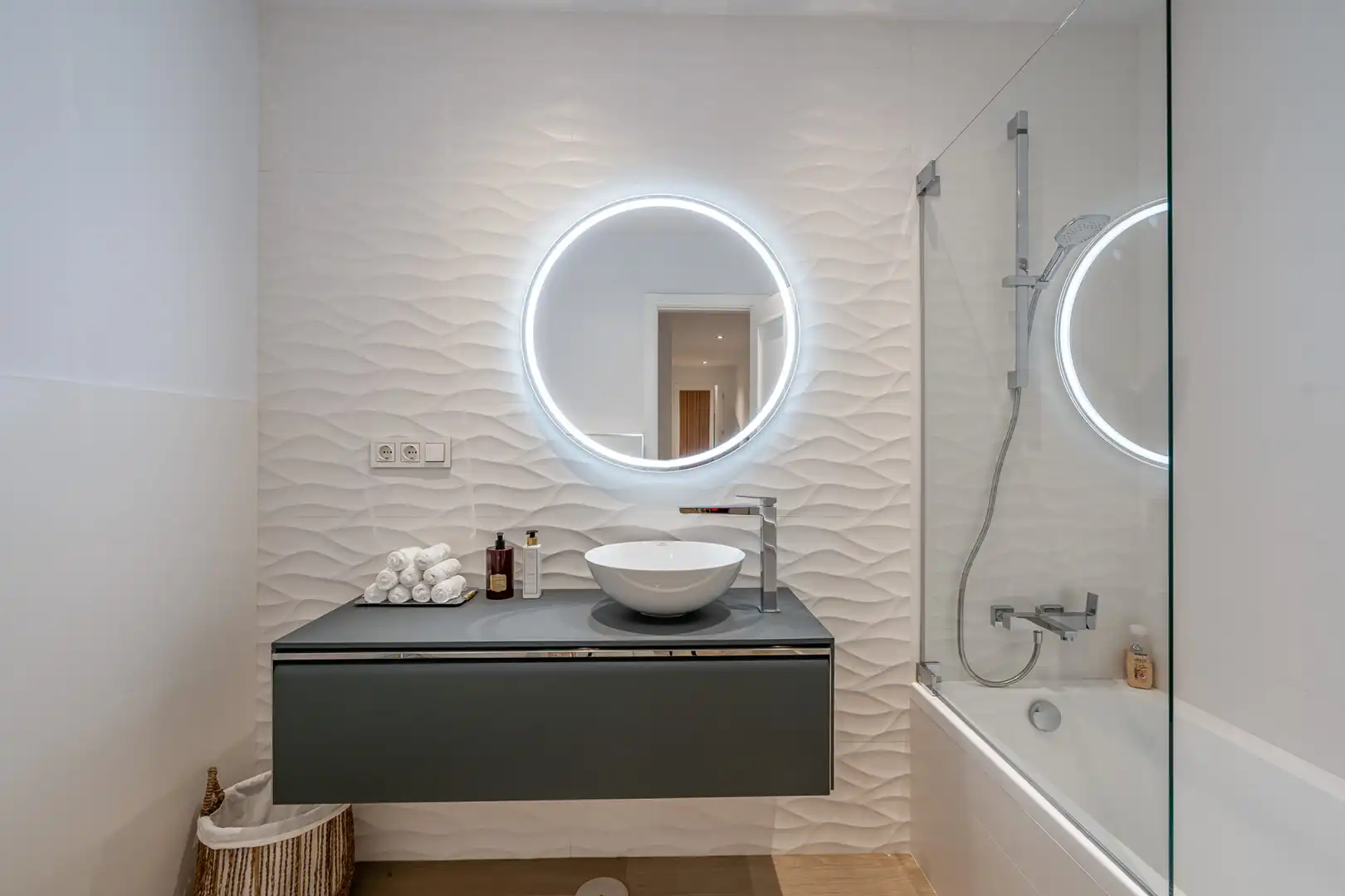 Baño de Planta baja en venta en Estepona con Aire acondicionado, Terraza y Piscina
