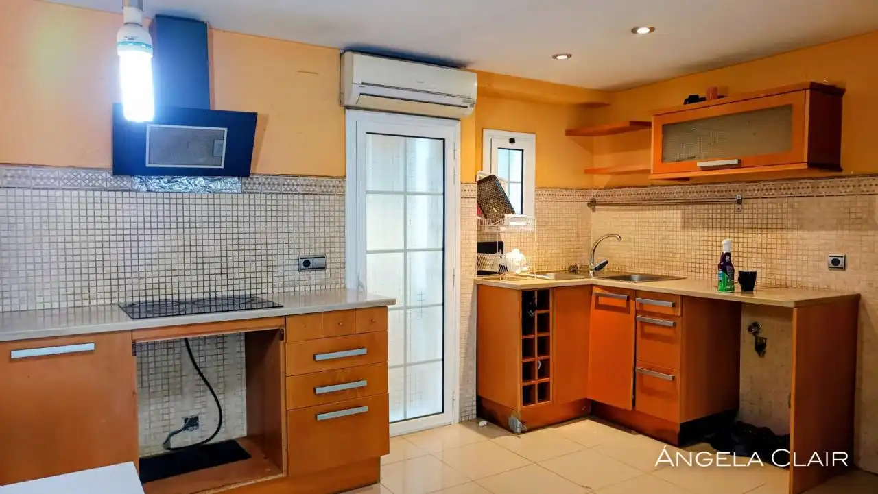 Cocina de Piso en venta en Ripollet con Calefacción, Parquet y Balcón