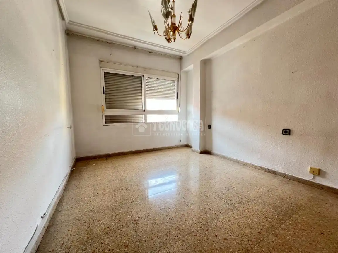 Vista exterior de Piso en venta en Xirivella con Aire acondicionado y Terraza